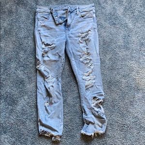 Super distressed high rise jegging crop